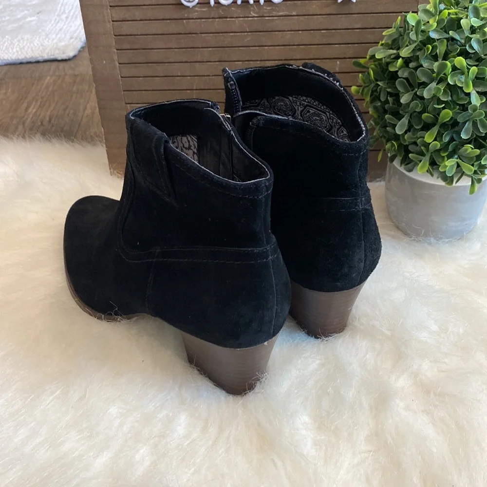 ZODIAC KELA Suede Ankle Boots